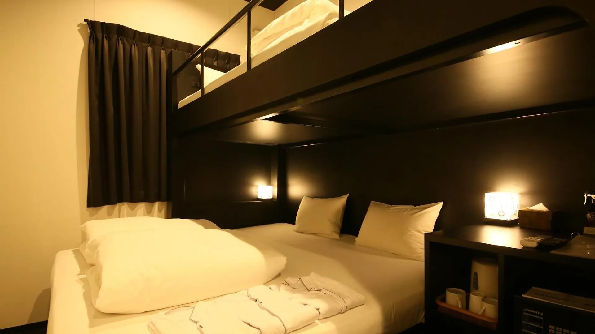 Hotel Trad Replay Ōsaka 3*,